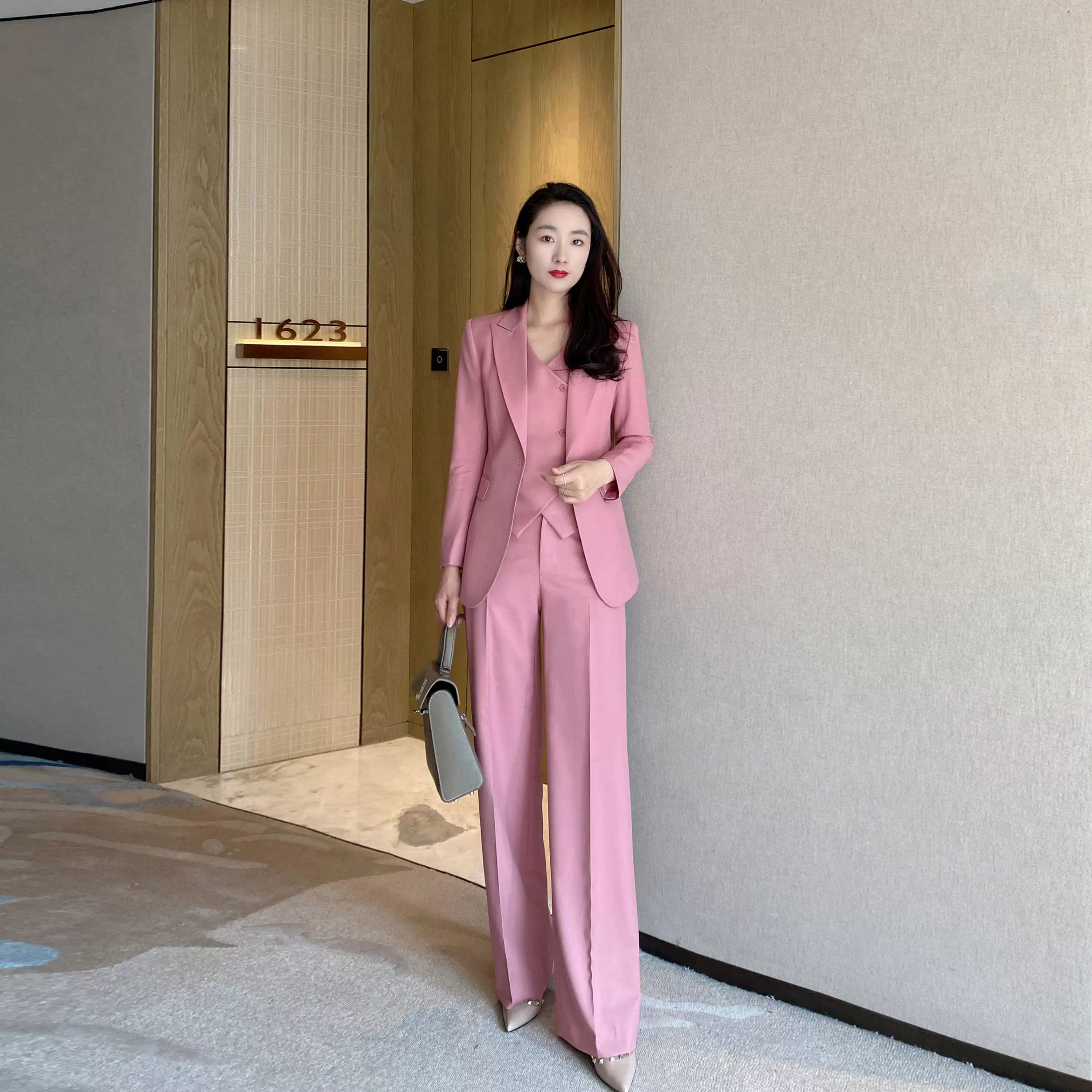 Rose Pink Professional Three-Piece Women's Suit with High-Waist Pants