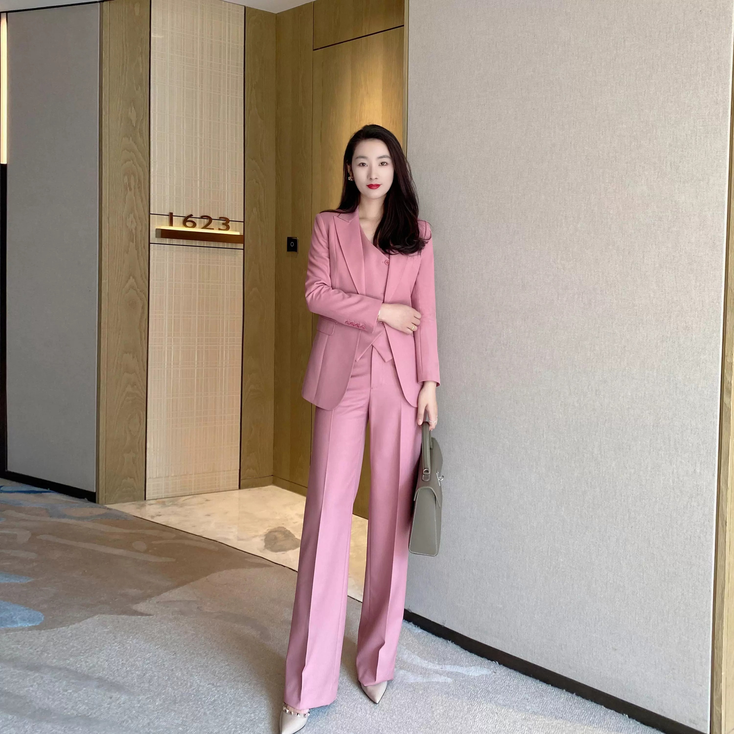 Rose Pink Professional Three-Piece Women's Suit with High-Waist Pants - Image 3