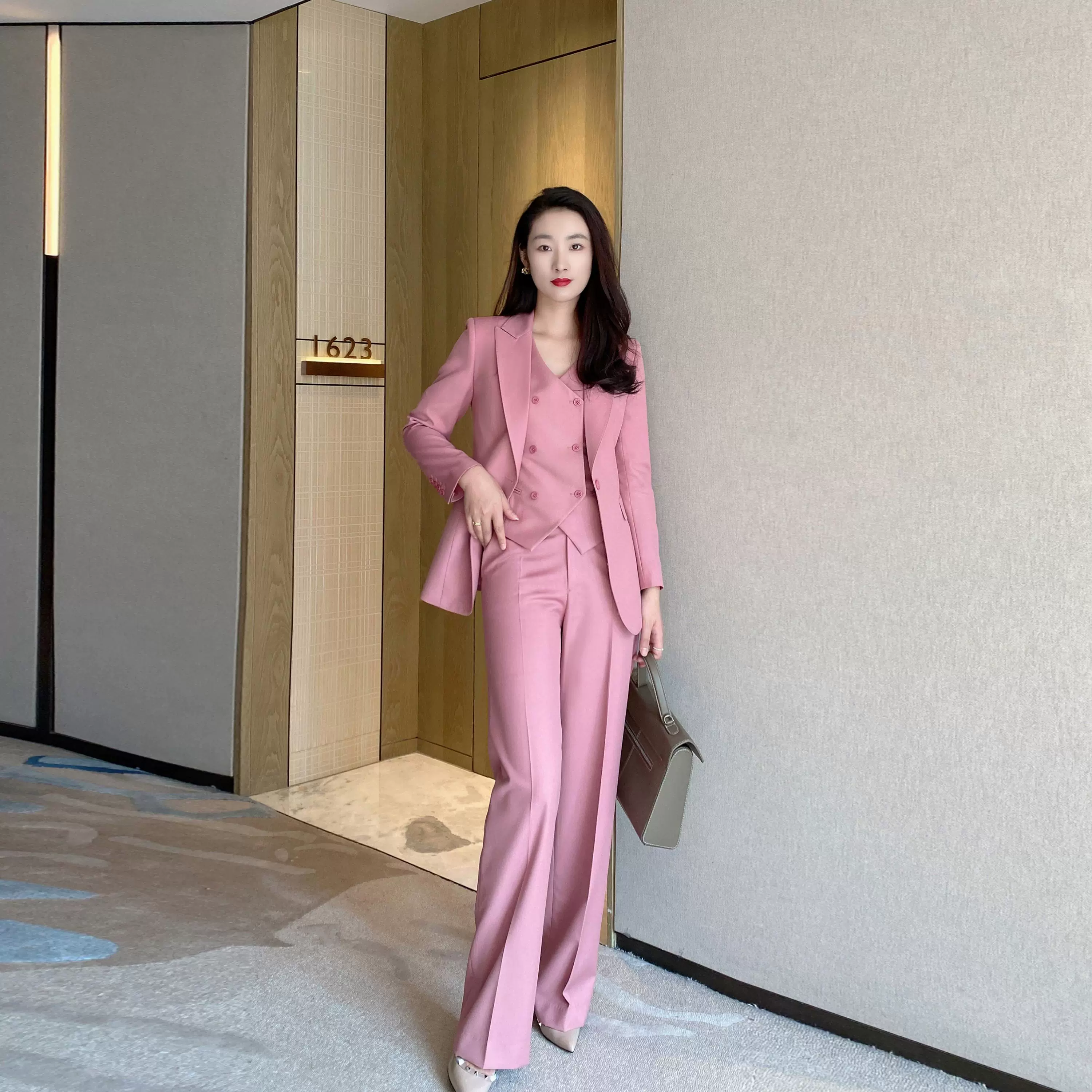 Rose Pink Professional Three-Piece Women's Suit with High-Waist Pants - Image 5