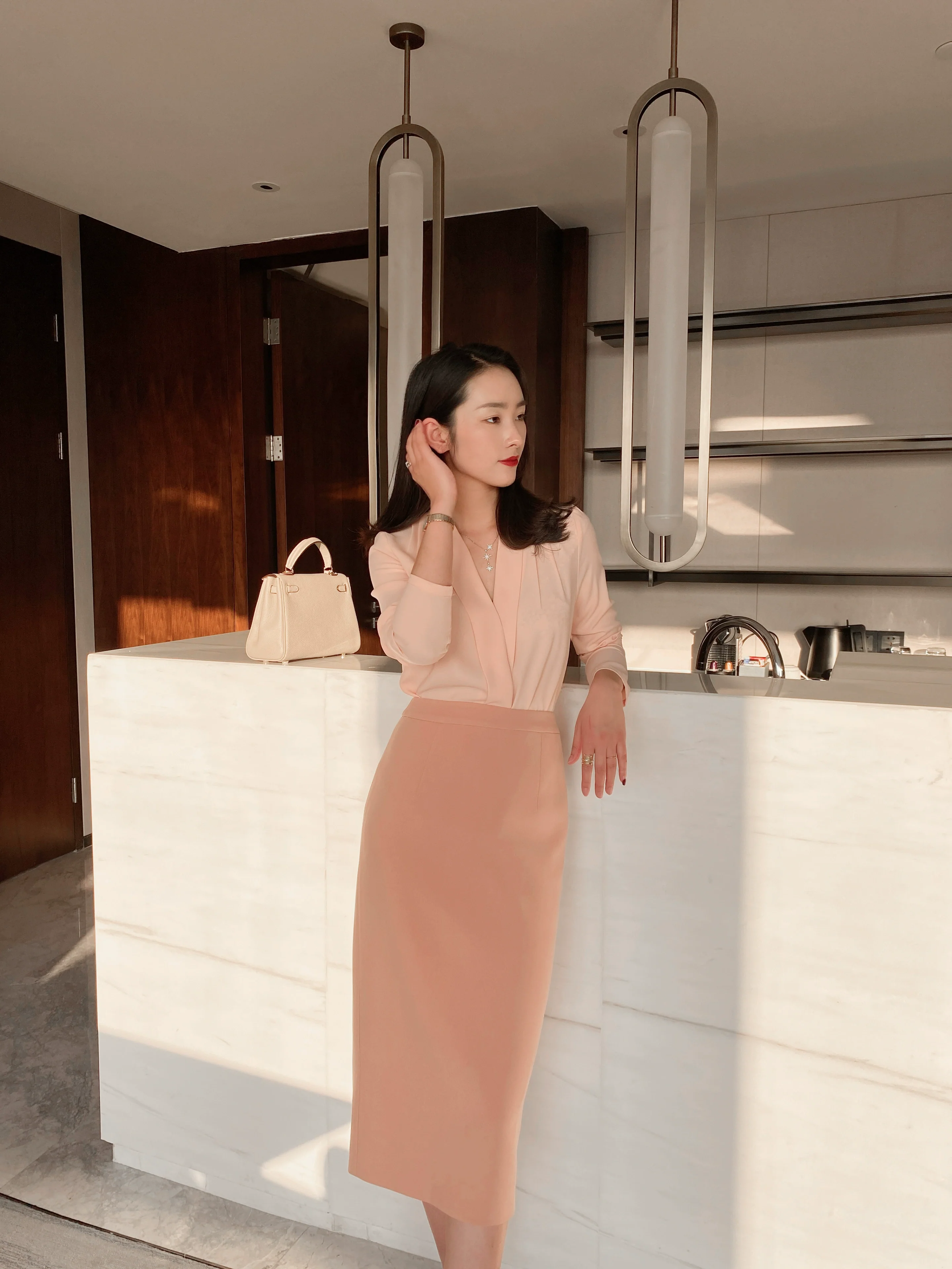 Spring Fuchsia Long-Sleeve V-Neck Loose Fit Elegant Women's Shirt - Image 2