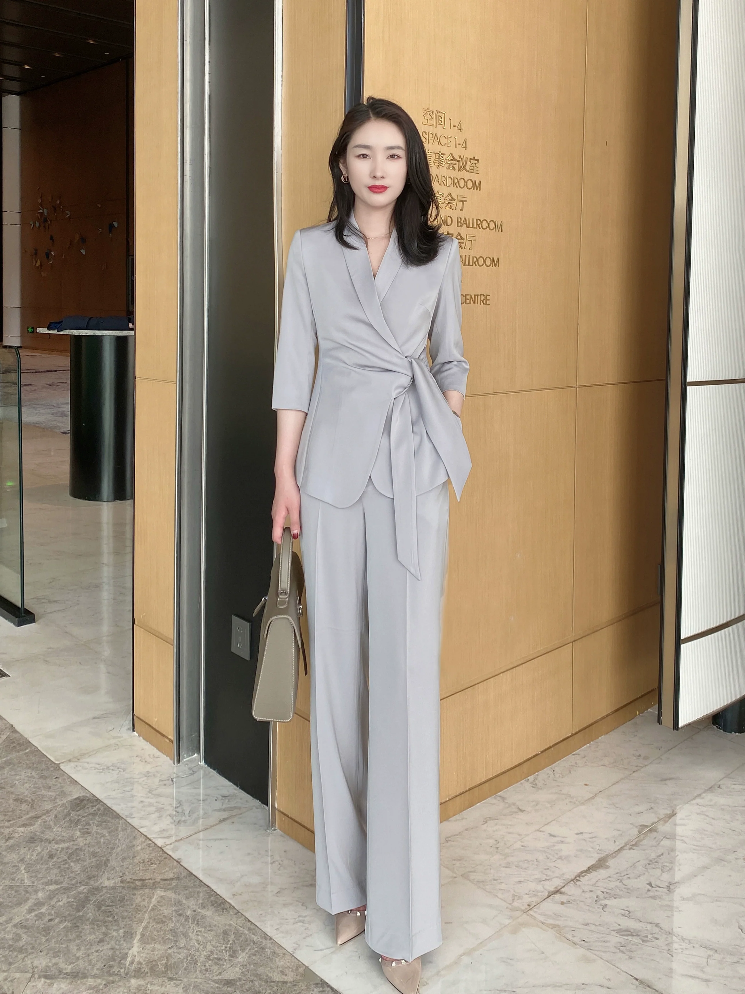 Summer Soft Fitted Suit with Brace and Loose Straight Trousers - Image 5