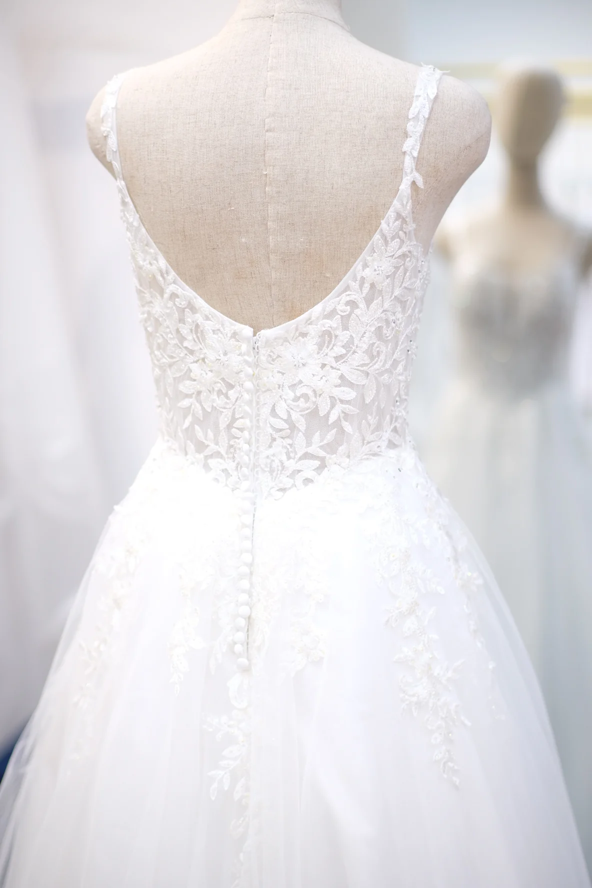 Wedding bridal premium fabric half aplique lace with beaded - Image 4