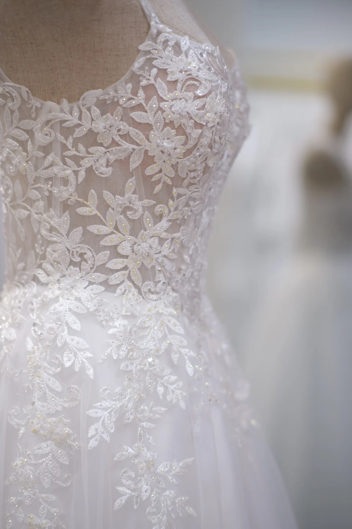 Wedding bridal premium fabric half aplique lace with beaded - Image 6