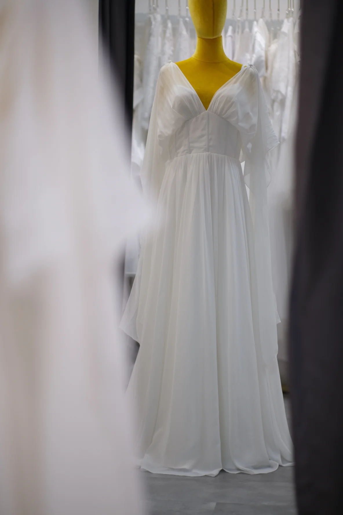 Premium Plain Pleated Size M Wedding Gown | Ready-to-Wear