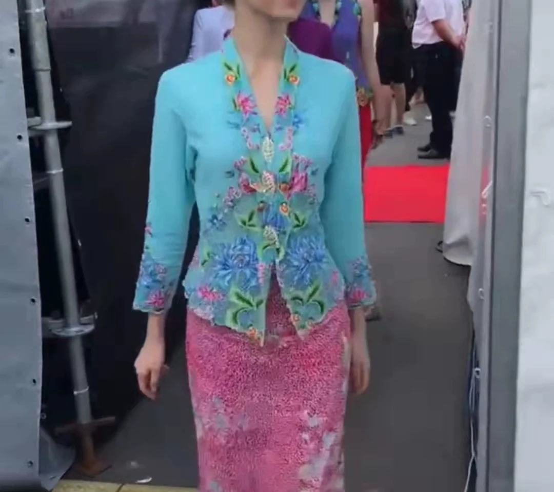 Women Embroidered Shirts - Image 3